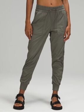 Lululemon Beyond the Studio 7/8 Jogger Hrey Sage